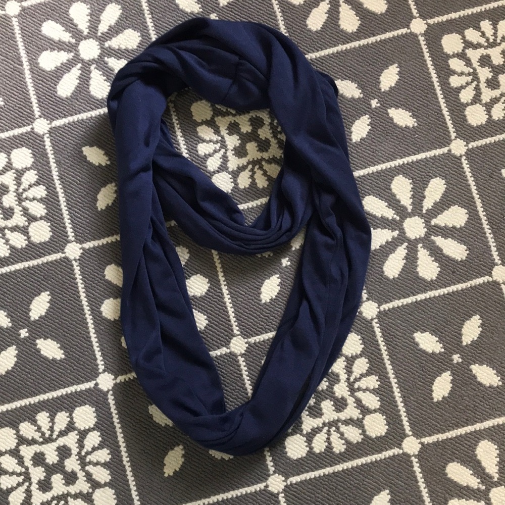 Infinity scarf with zip pocket